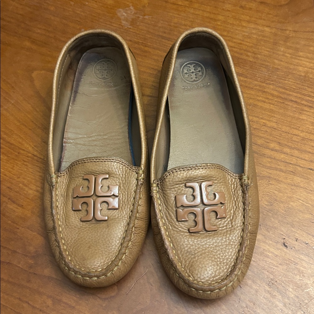 Tory Burch driving moccasins tan leather size 7